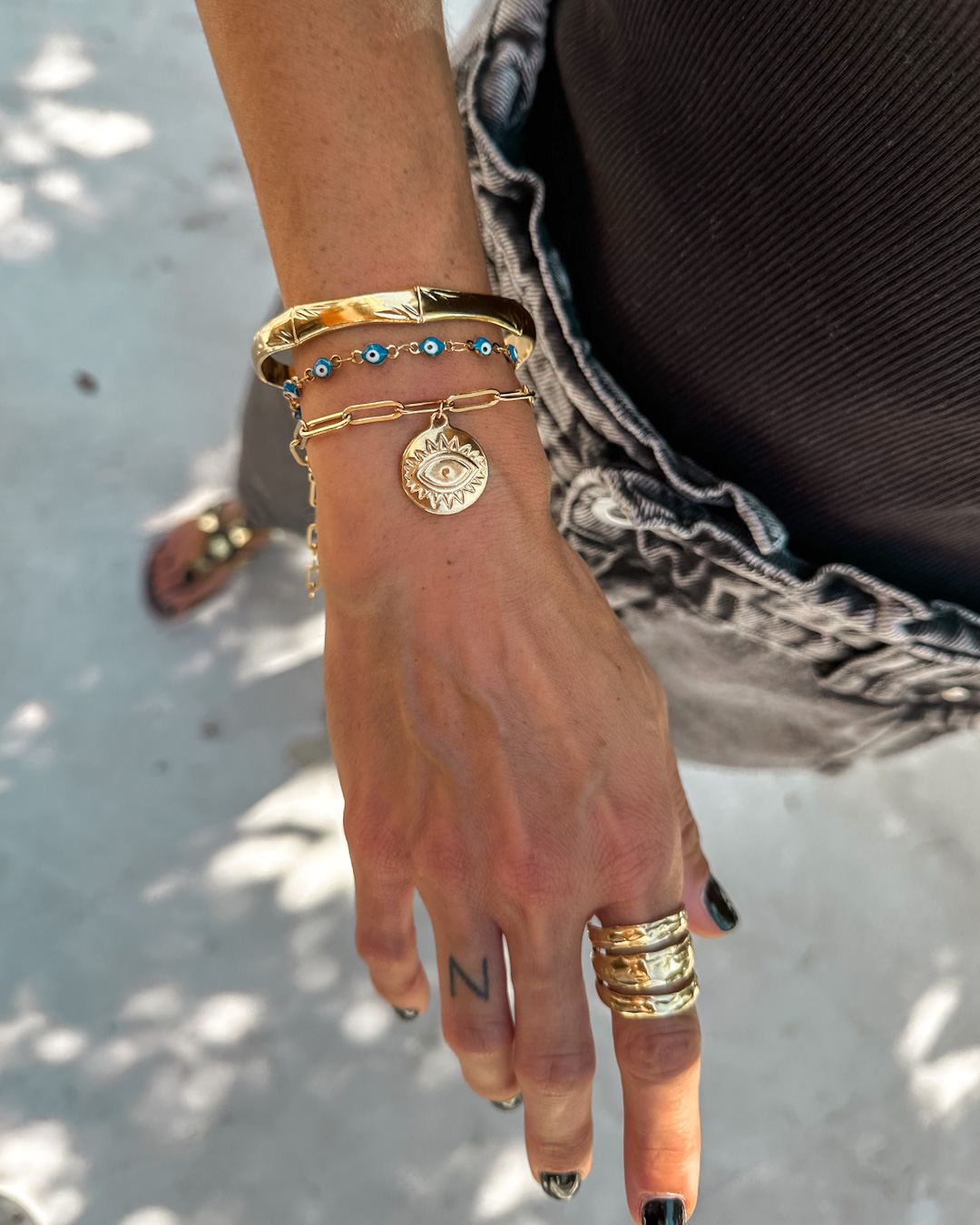 Blue eye bracelet